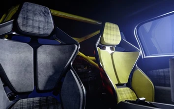 Bucket seats and 6-point harnesses for maximum retention